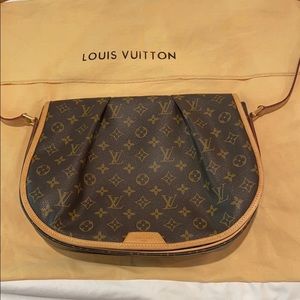 Louis Vuitton Menilmonant MM.